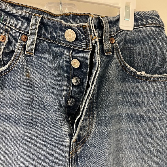 Levis 501 Straight Leg Button Fly 5 Pocket Jeans size 28 - Picture 3 of 9